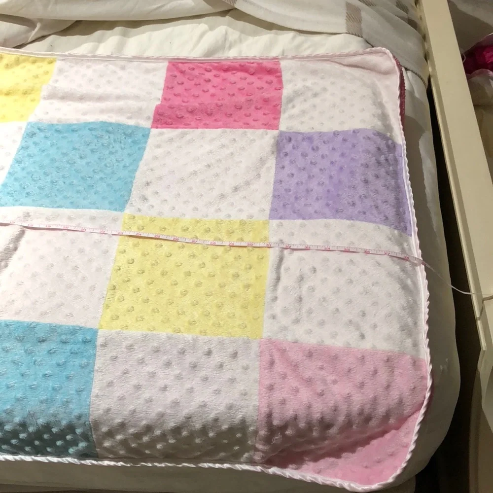 Color block baby blanket with solid fluffy lining